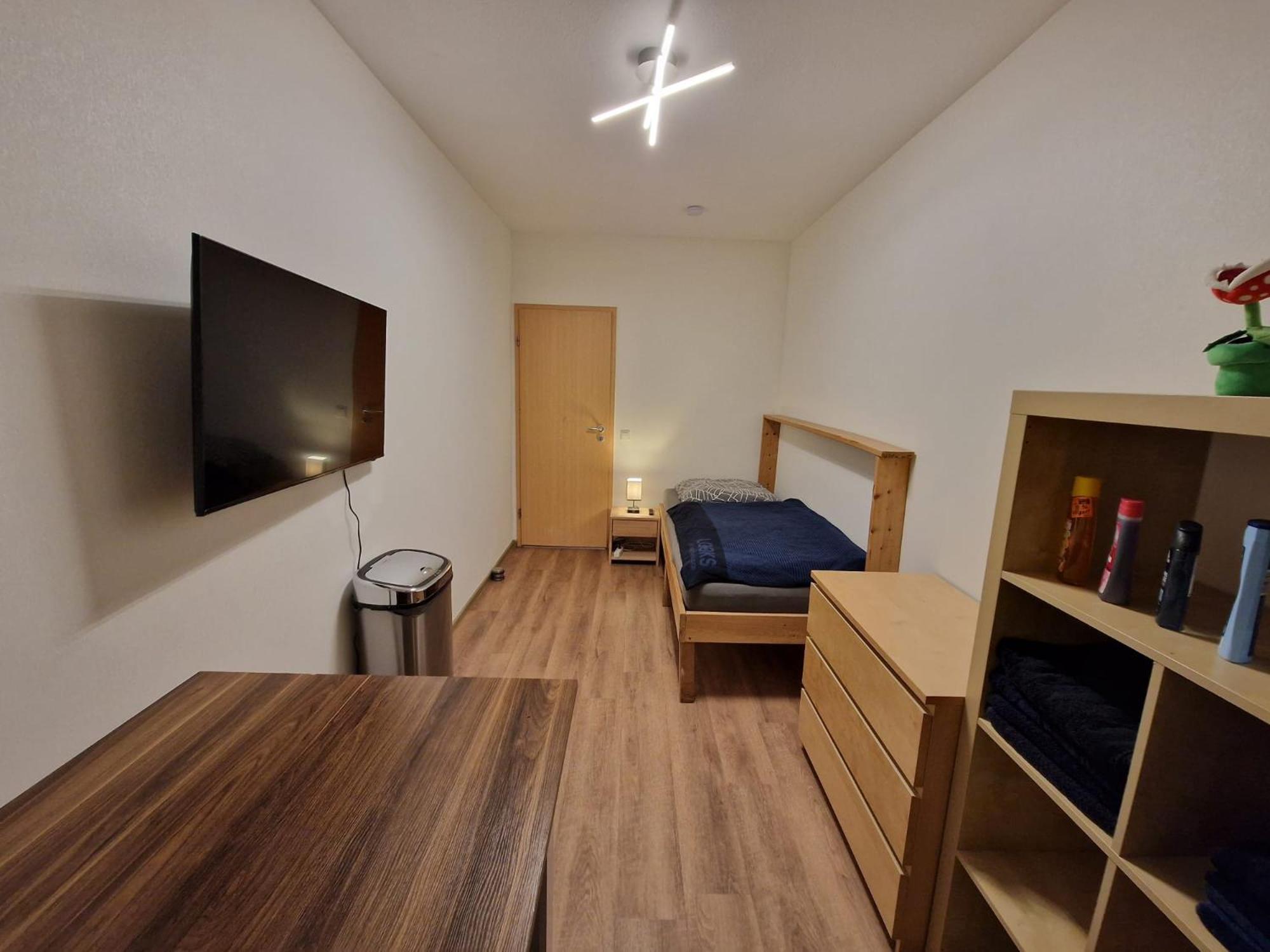 Einzelzimmer In Ruhiger Lage --- Check-in Mit Schluesselkasten