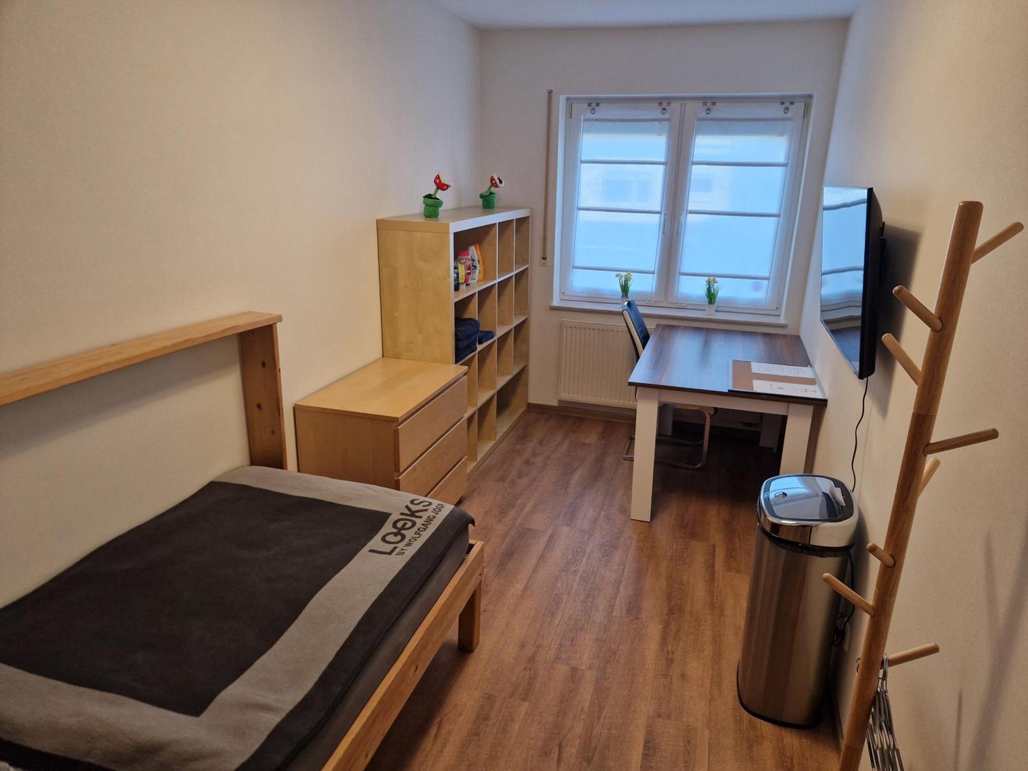 Homestay Einzelzimmer In Ruhiger Lage --- Check-in Mit Schluesselkasten
